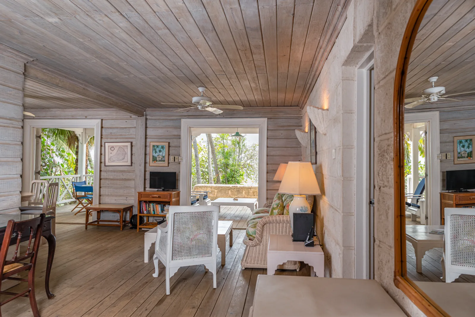 James Bay Beachfront Apartment No.4, 2-bedroom apartment for rent in St James, Barbados - photograph 4