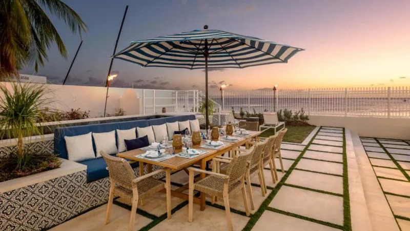 Sea Breeze Beach House, photograph 3
