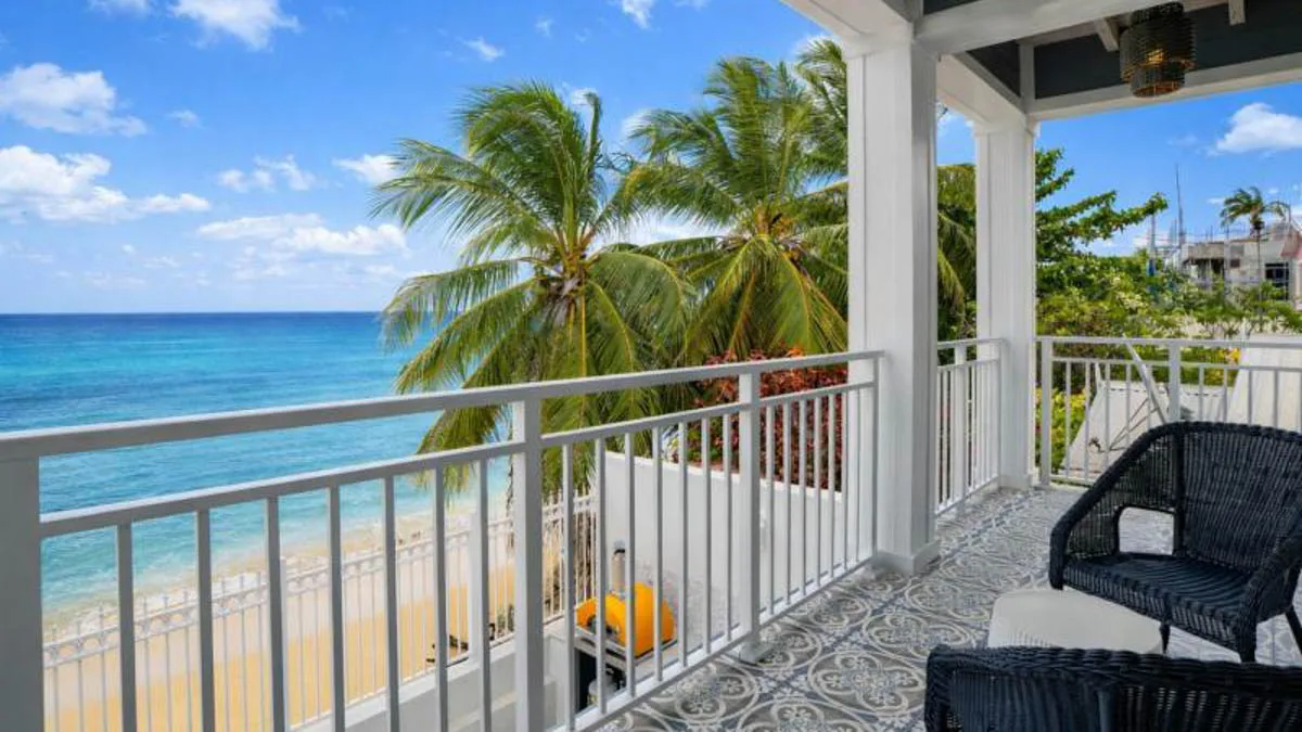 Sea Breeze Beach House | Caribbean Beachfront Haven, 5-bedroom villa for sale in St James, Barbados - photograph 4