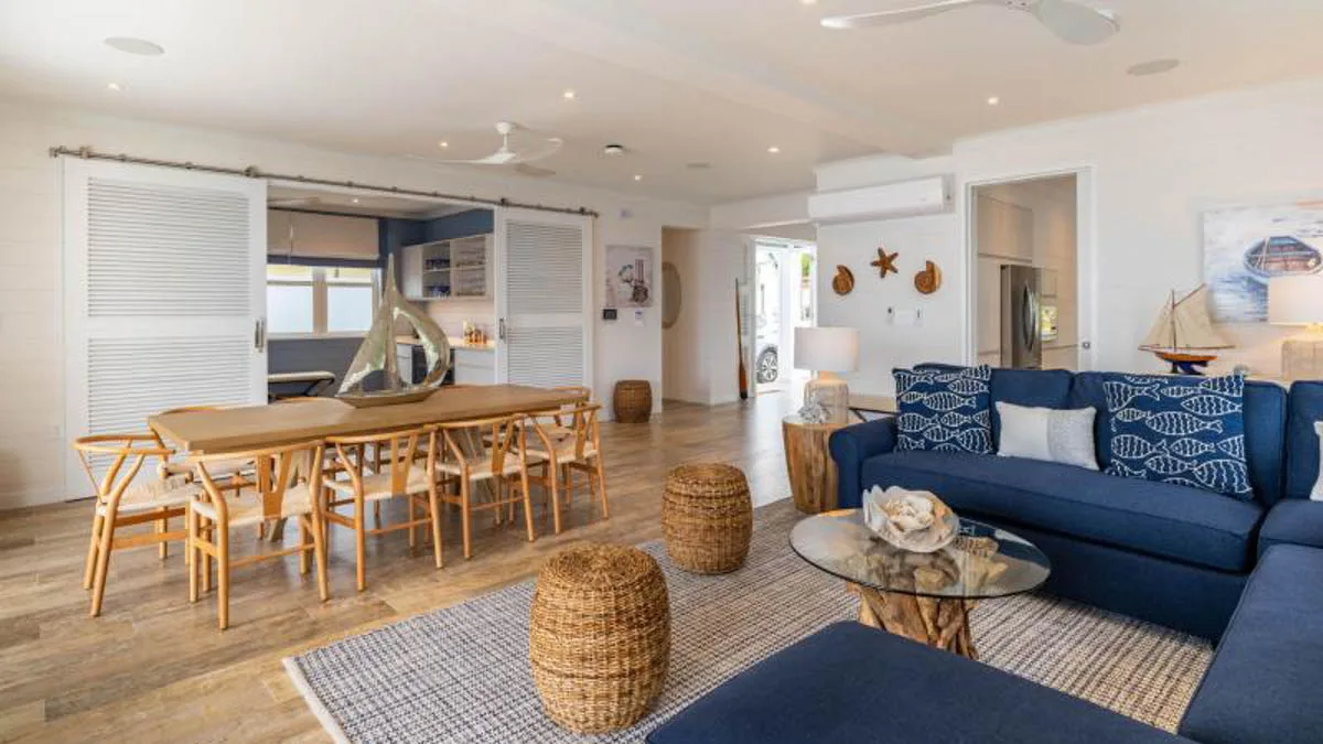 Sea Breeze Beach House | Caribbean Beachfront Haven, 5-bedroom villa for sale in St James, Barbados - photograph 8