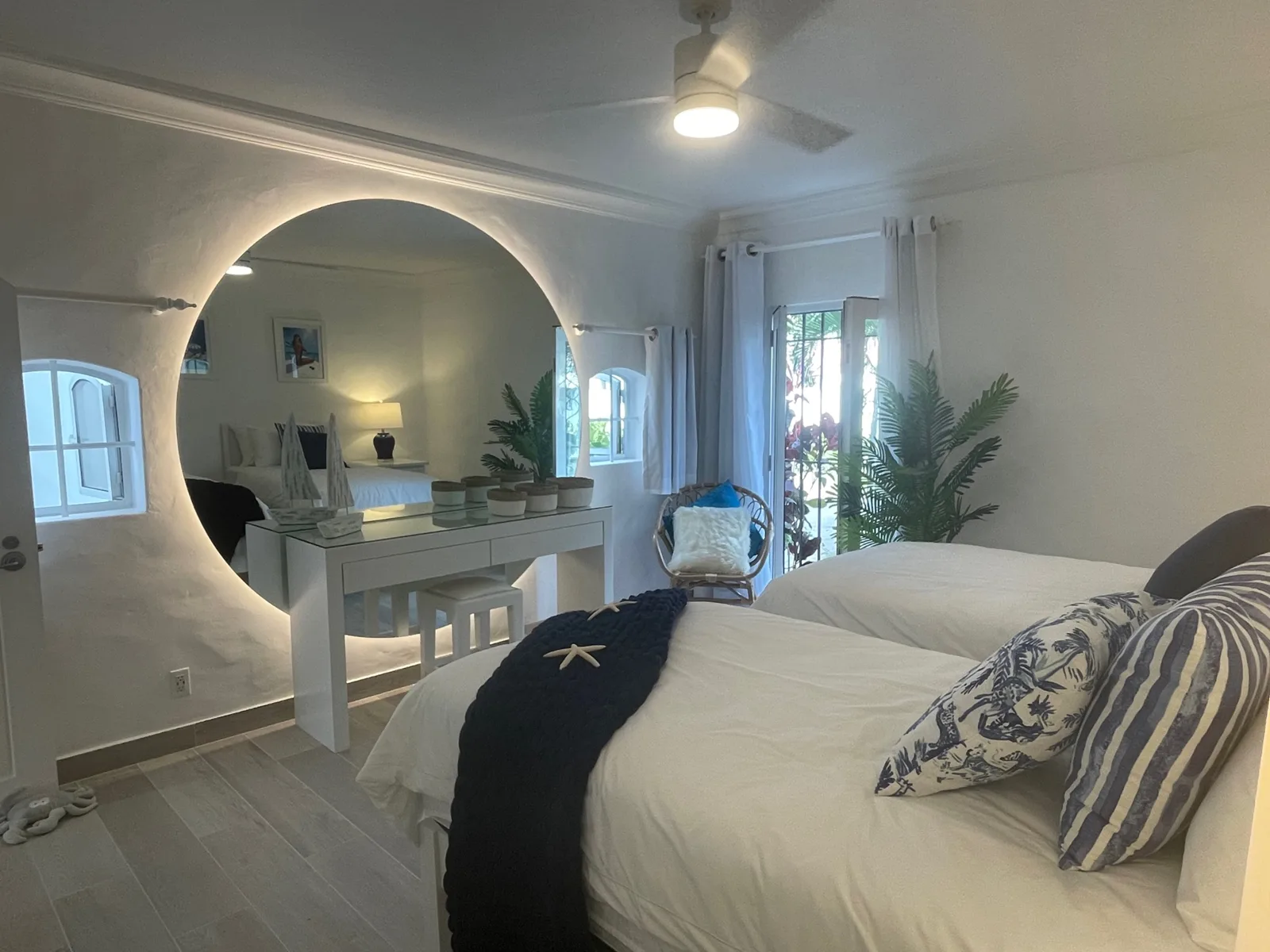 Glitter Bay No 102 “49 Steps”, 2-bedroom apartment for rent in St James, Barbados - photograph 9