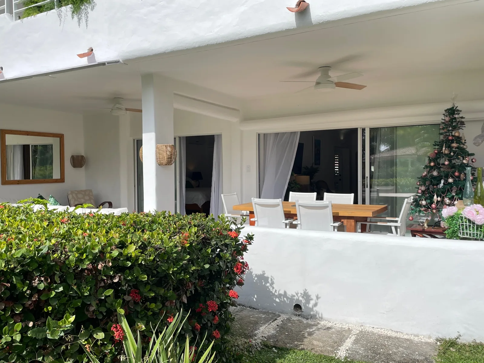 Glitter Bay No 102 “49 Steps”, 2-bedroom apartment for rent in St James, Barbados - photograph 12